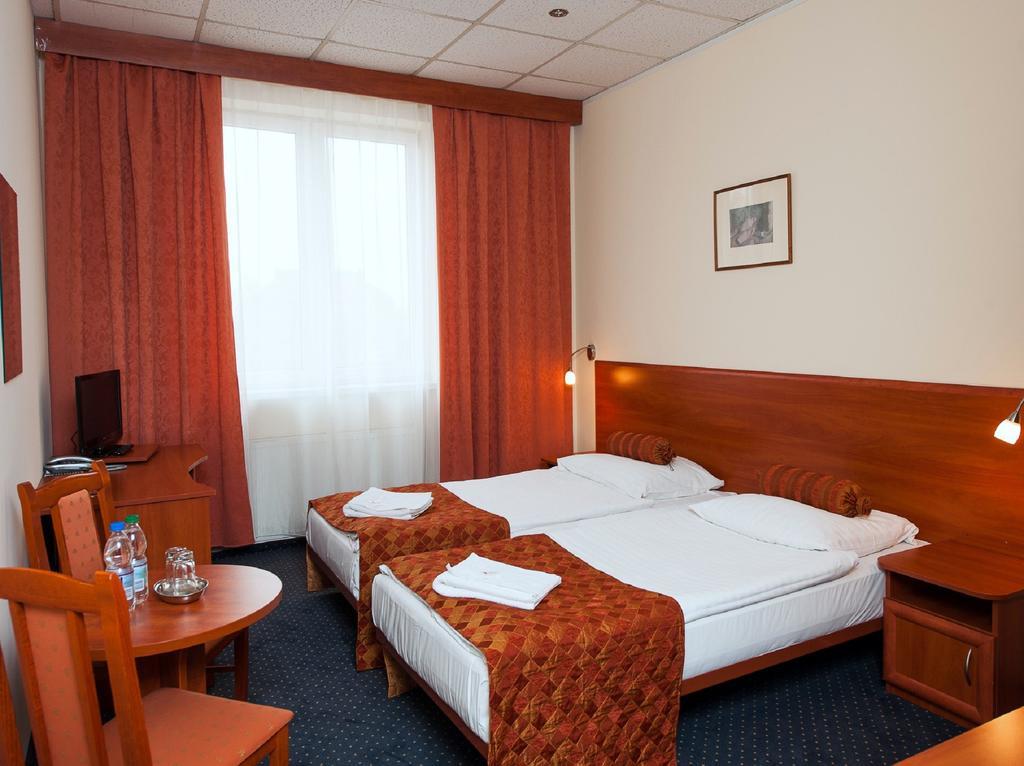 Hotel Arkadia เลกนิตซา ภายนอก รูปภาพ